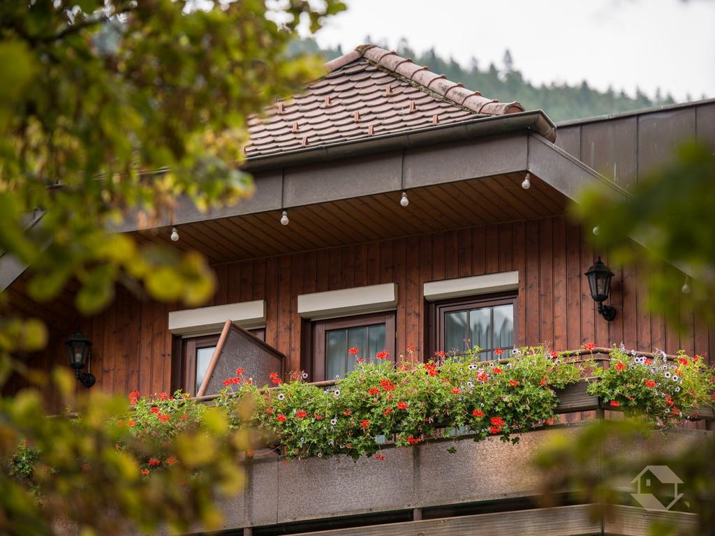 Hotel Restaurant Alte Linde Bad Wildbad Kültér fotó