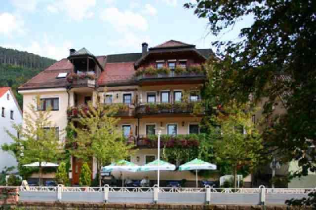 Hotel Restaurant Alte Linde Bad Wildbad Kültér fotó